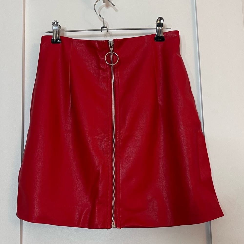 Red Leather Mini Skirt w/ Zip Front - Size Small